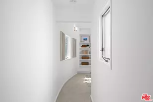 6969 Woodrow Wilson Dr, Los Angeles, CA 90068 - Photo 30