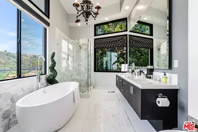 1441 Summitridge Dr, Beverly Hills, CA 90210 - Photo 14