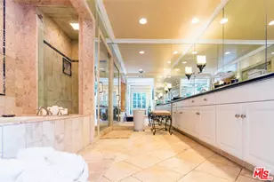 1717 Chevy Chase Dr, Beverly Hills, CA 90210 - Photo 14