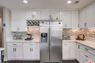 150 N Almont Dr, Beverly Hills, CA 90211 - Photo 6