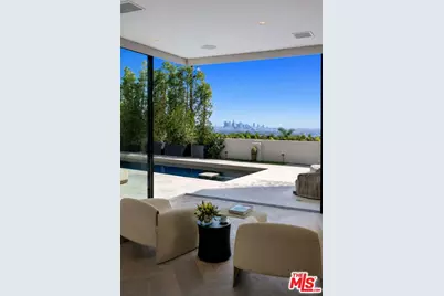 9405 Sierra Mar Pl, Los Angeles, CA 90069 - Photo 24