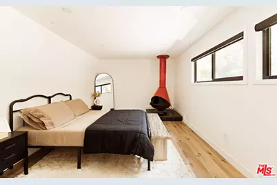 8329 Kirkwood Dr, Los Angeles, CA 90046 - Photo 4