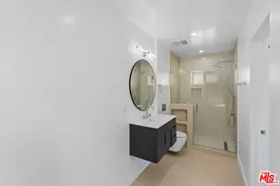 7823 Kenyon Ave, Los Angeles, CA 90045 - Photo 22