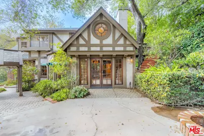3041 E Chevy Chase Dr, Glendale, CA 91206 - Photo 2
