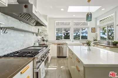 29500 Heathercliff Rd #105, Malibu, CA 90265 - Photo 14