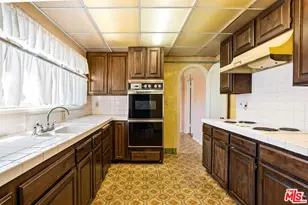 2054 Manning Ave, Los Angeles, CA 90025 - Photo 10