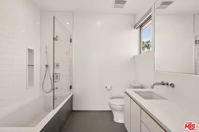 3554 Frances Ave, Los Angeles, CA 90066 - Photo 36