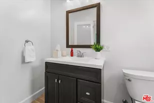 1343 Carmona Ave, Los Angeles, CA 90019 - Photo 10