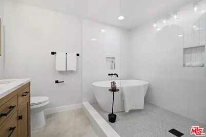 19891 Gloucester Ln, Huntington Beach, CA 92646 - Photo 18