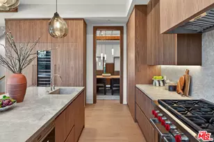 565 Toyopa Dr, Pacific Palisades, CA 90272 - Photo 18