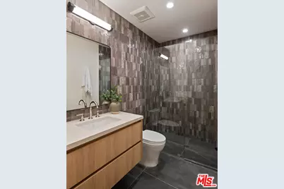 565 Toyopa Dr, Pacific Palisades, CA 90272 - Photo 54