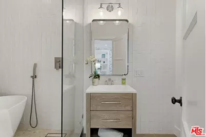 22140 Ybarra Rd, Woodland Hills, CA 91364 - Photo 12