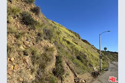 18425 Pacific Coast Highway, Malibu, CA 90265 - Photo 2