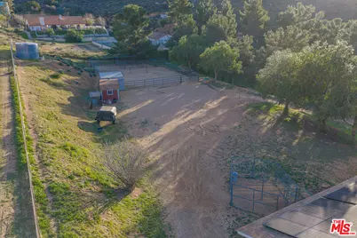 35315 Glenwall St, Agua Dulce, CA 91390 - Photo 32