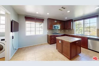 5655 Como Cir, Woodland Hills, CA 91367 - Photo 6