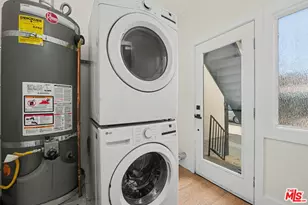 745 N Manhattan Pl, Los Angeles, CA 90038 - Photo 24