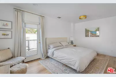 9806 Hannum Dr, Los Angeles, CA 90034 - Photo 16