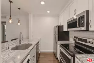 141 S Clark Dr, Los Angeles, CA 90048 - Photo 14