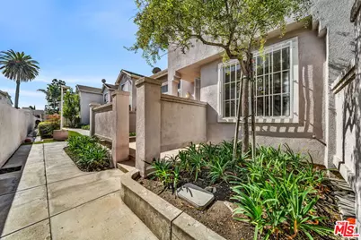 820 W Compton Blvd #17, Compton, CA 90220 - Photo 4