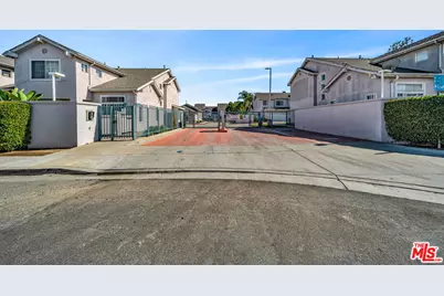 820 W Compton Blvd #17, Compton, CA 90220 - Photo 44