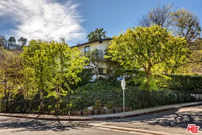 8606 Allenwood Rd, Los Angeles, CA 90046 - Photo 32