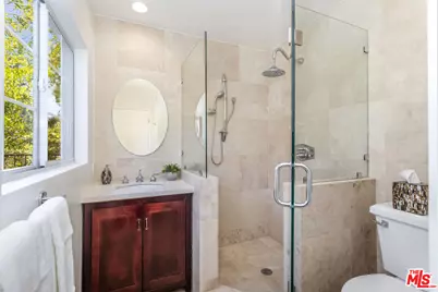 8606 Allenwood Rd, Los Angeles, CA 90046 - Photo 14