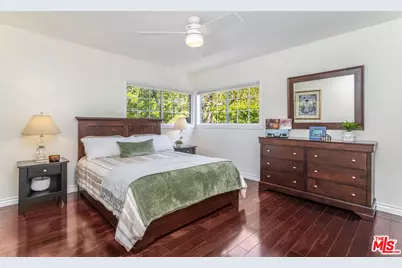 8606 Allenwood Rd, Los Angeles, CA 90046 - Photo 14