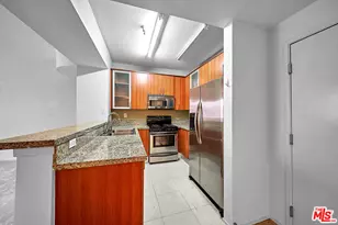 620 S Gramercy Pl, Los Angeles, CA 90005 - Photo 10