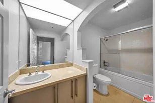 620 S Gramercy Pl, Los Angeles, CA 90005 - Photo 12