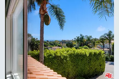 28905 W Beach Ln, Malibu, CA 90265 - Photo 38