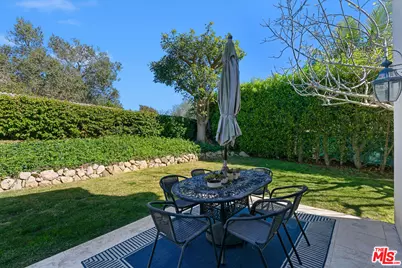 28905 W Beach Ln, Malibu, CA 90265 - Photo 12
