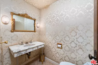 191 S Hudson Ave, Los Angeles, CA 90004 - Photo 16