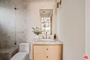 11621 Hesby St, Valley Village, CA 91601 - Photo 20