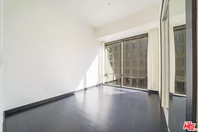 655 S Hope St #704, Los Angeles, CA 90017 - Photo 14
