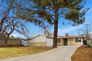 321 E Ave R 11, Palmdale, CA 93550 - Photo 1