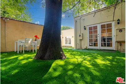 9037 Elevado St, West Hollywood, CA 90069 - Photo 34