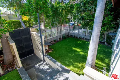 9037 Elevado St, West Hollywood, CA 90069 - Photo 4