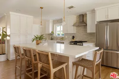 11855 Tiara St, Valley Village, CA 91607 - Photo 6