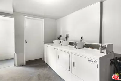 2241 Virginia Ave #8, Santa Monica, CA 90404 - Photo 12