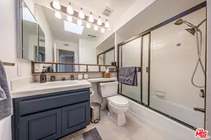 18731 Hatteras St, Tarzana, CA 91356 - Photo 18