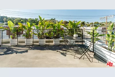 2168 Clifford St, Los Angeles, CA 90026 - Photo 18