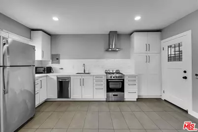 2122 20th St, Santa Monica, CA 90405 - Photo 14