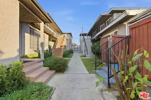 11102 Crenshaw Blvd, Inglewood, CA 90303 - Photo 2