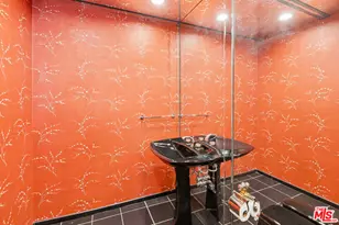10430 Wilshire Blvd, Los Angeles, CA 90024 - Photo 18