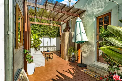 811 N Citrus Ave, Los Angeles, CA 90038 - Photo 24