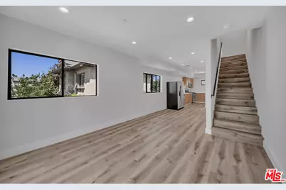 1216 Magnolia Ave, Los Angeles, CA 90006 - Photo 2