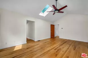 8621 Lookout Mountain Ave, Los Angeles, CA 90046 - Photo 36