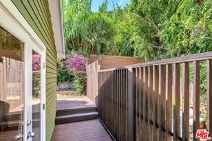 8621 Lookout Mountain Ave, Los Angeles, CA 90046 - Photo 16