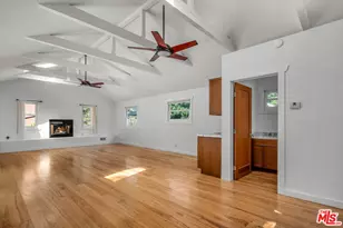 8621 Lookout Mountain Ave, Los Angeles, CA 90046 - Photo 32