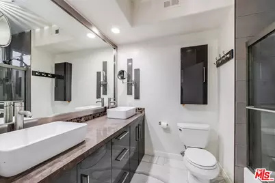 10629 Woodbridge St #102, Toluca Lake, CA 91602 - Photo 14